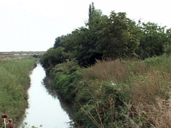 Otvoreni kanal kolektora tri ekološki problem