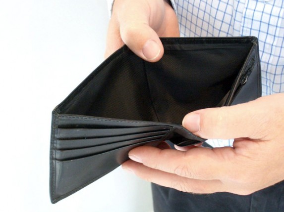 Prazni novčanici nakon pretpraznične kupovine