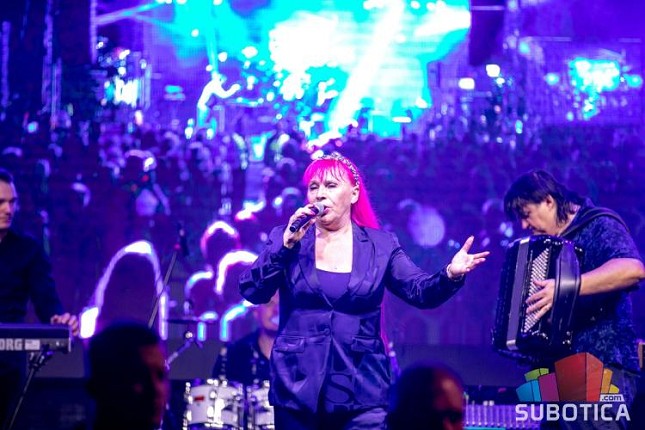 Nastup Zorice Brunclik povodom Dana grada pred punim Trgom