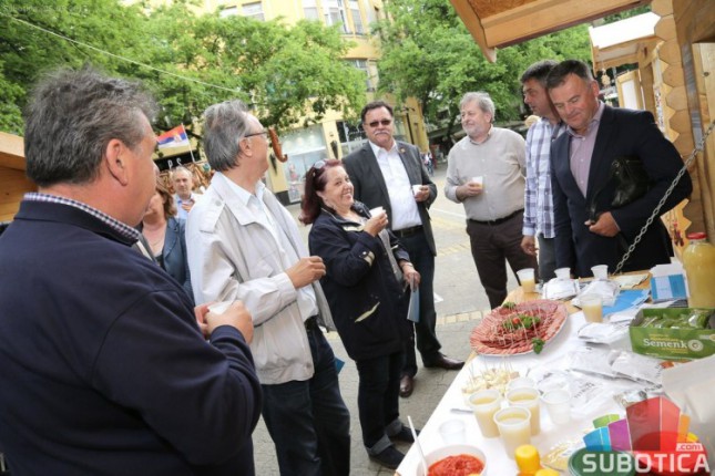 Počeo 8. sajam domaće hrane, vina i rakije "Ukusi tradicije"