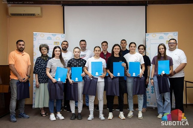 Tehnička škola "Ivan Sarić" nagradila najbolje učenike