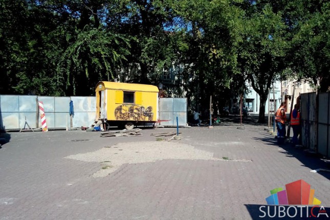 Počeli radovi na vraćanju spomenika Svetog trojstva