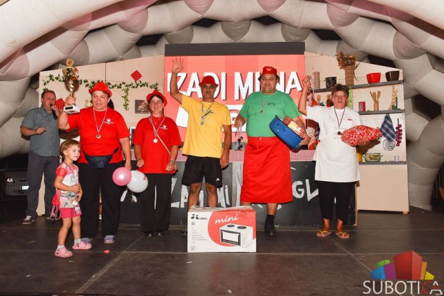 „Komšije“ prave najbolji ajvar u Subotici!