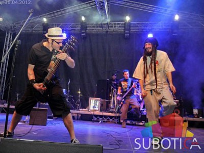 Počeo Trenchtown 2012 - Eva Braun, Eyesburn, Jinx na velikoj bini