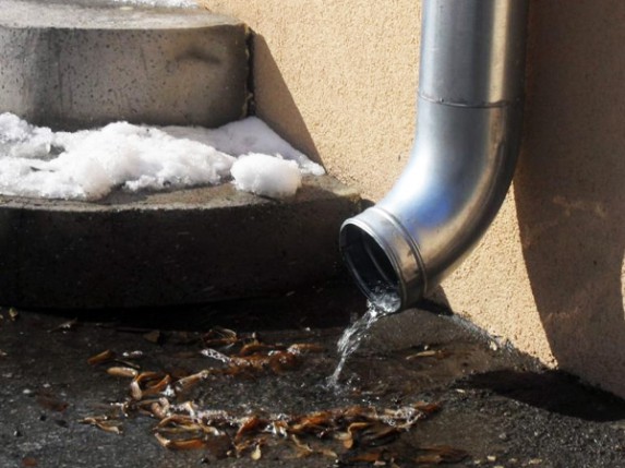 Sneg se topi priželjkivanim tempom