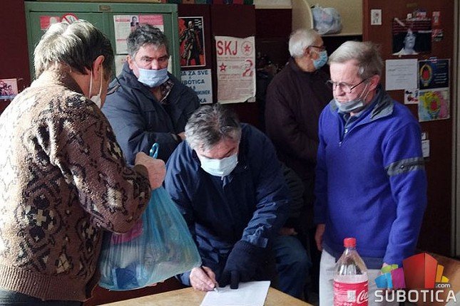 UG „Solidarnost“ podelilo pakete pomoći sugrađanima