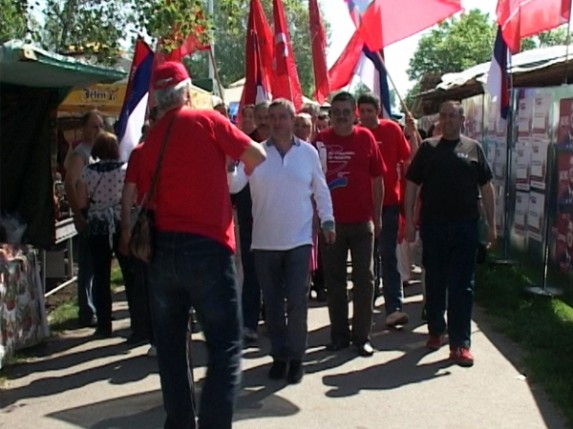Nema razlike između gladnog Srbina i Mađara, poručio Bajatović