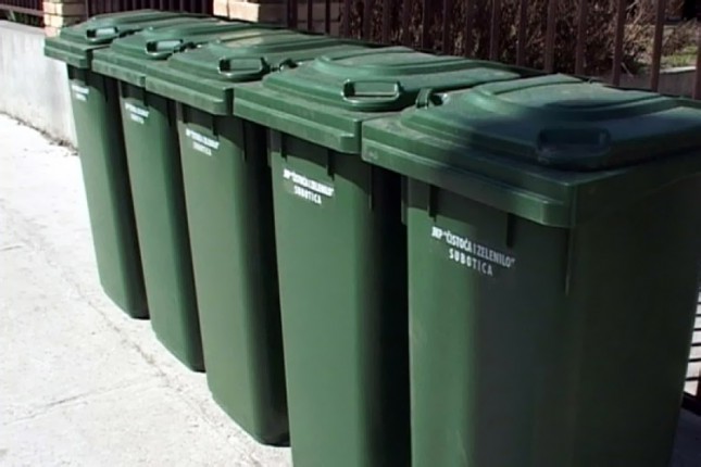 Podela tipskih kanti za smeće u MZ "Dudova šuma"