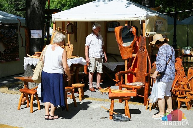 Od srpskog opanka do narodne nošnje Sekelja - Etnopolis, mesto susreta različitih tradicija