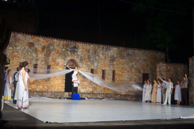 Predstava "Grk Zorba" oduševila gledaoce na Letnjoj pozornici