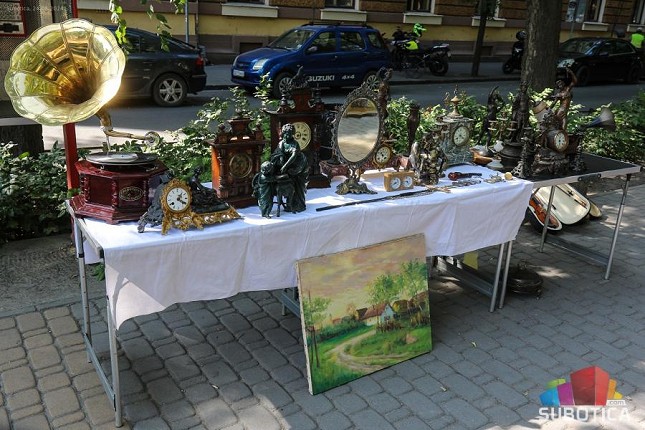 Prva Market pijaca starina i antikviteta