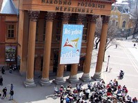 Skandalozan prekid gradnje - Nestalo 400.000 cigala sa Narodnog pozorišta