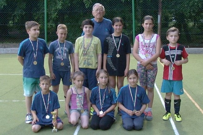 Prvo i treće mesto za mlade hokejaše na travi u Budimpešti