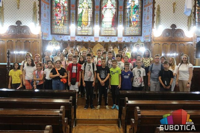 Deca iz Gline posetila Tavankut