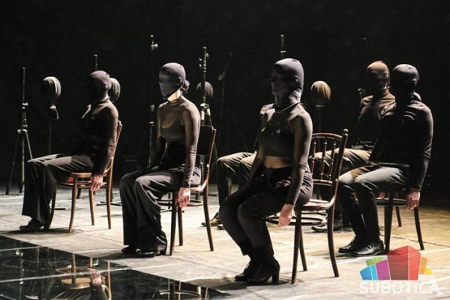 Premijera "Poetike gledanja“ u pozorištu "Deže Kostolanji"