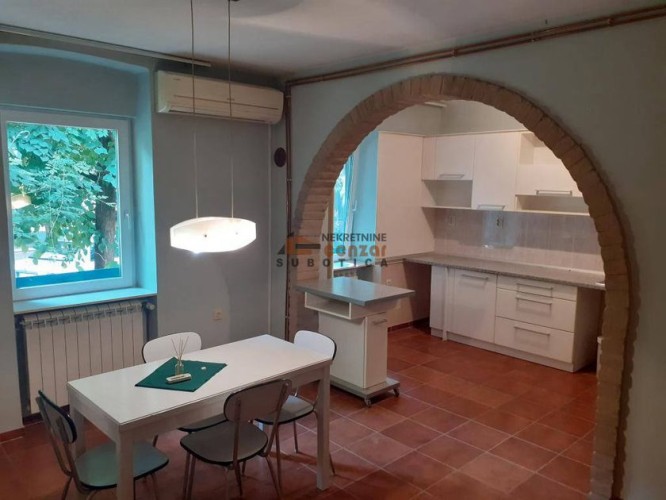 Stan, Centar 1, 252m2 (ID: 103817) | Nekretnine Subotica