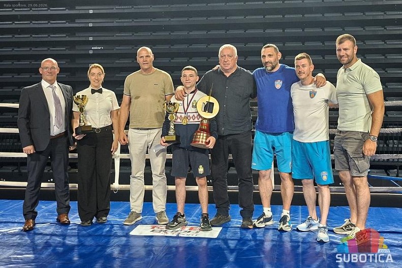 Boks: Pavle Popović najbolji bokser 44 „Vojvođanske zlatne rukavice“