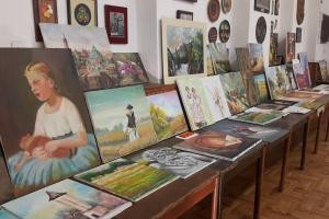 Izložba slika nastalih na XX. Međunarodnoj likovnoj koloniji Bunarić 2016.