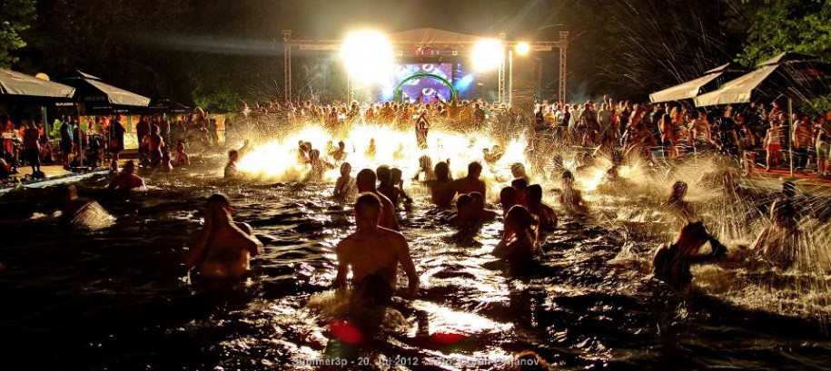 Retrospektivna multimedijalna izložba Summer3P festivala