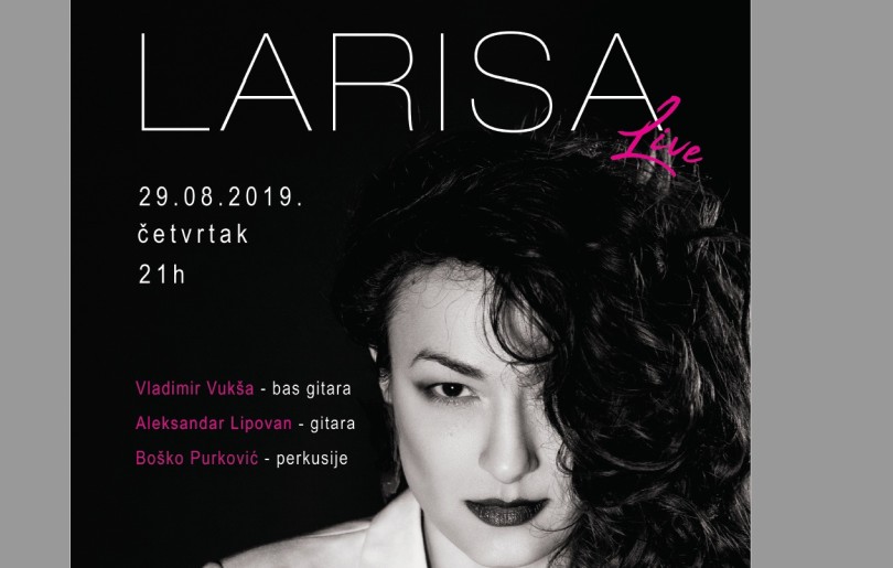 Akustična svirka: Larisa