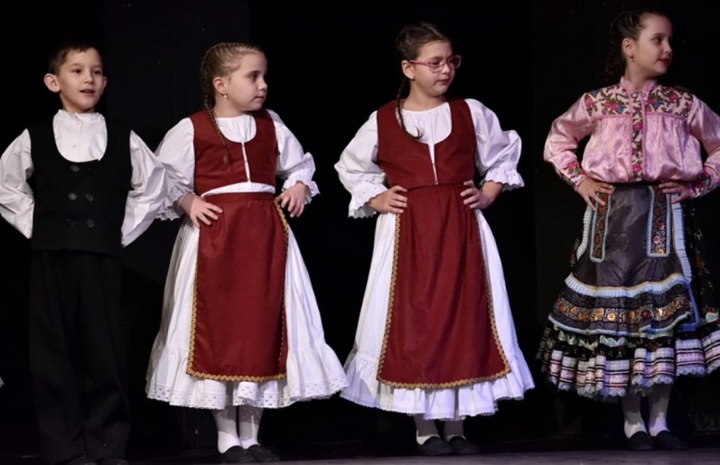 Besplatna školica folklora
