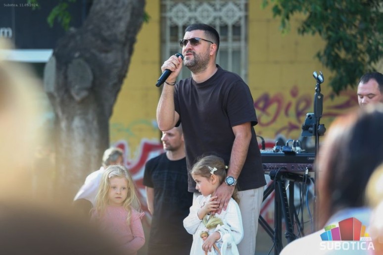 Nebojša Vojvodić za Sofiju - koncert na Trgu