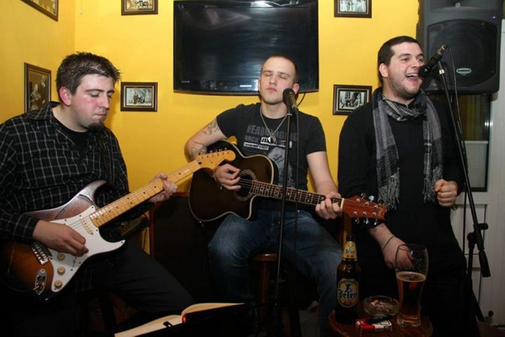 Pussy Magnet Acoustic Trio
