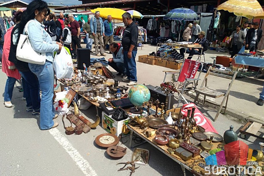 Stareška pijaca na Buvljaku