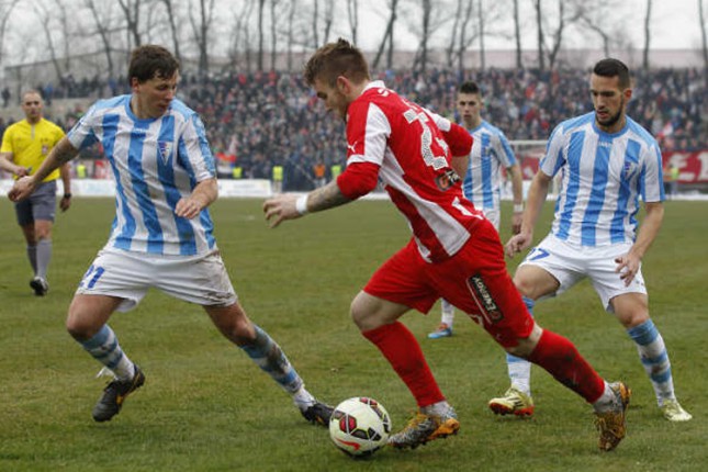 Hrabra igra nije donela rezultat, Zvezda ponovo slavila (2:3)