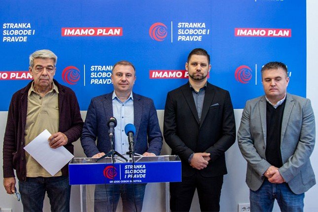 Opozicioni blok traži hitnu i neopozivu ostavku gradonačelnika Bakića