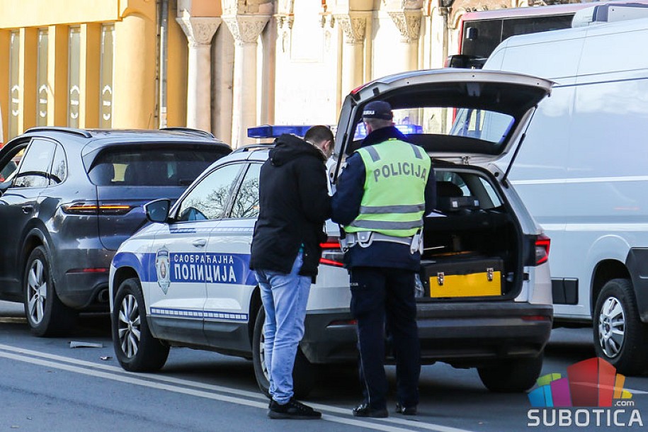 Vozio pijan pa izazvao saobraćajnu nezgodu, policija zadržala na trežnjenju 68-godišnjaka