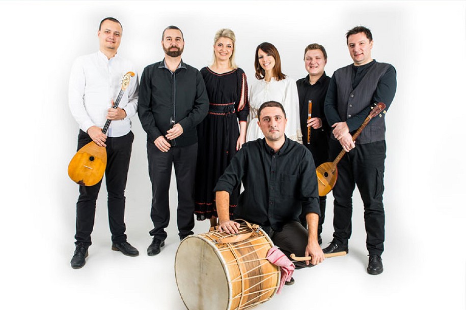 Grupa „Iskon“ dve decenije baštinari izvornu muziku Balkana, sutra nastupa na Letnjoj pozornici