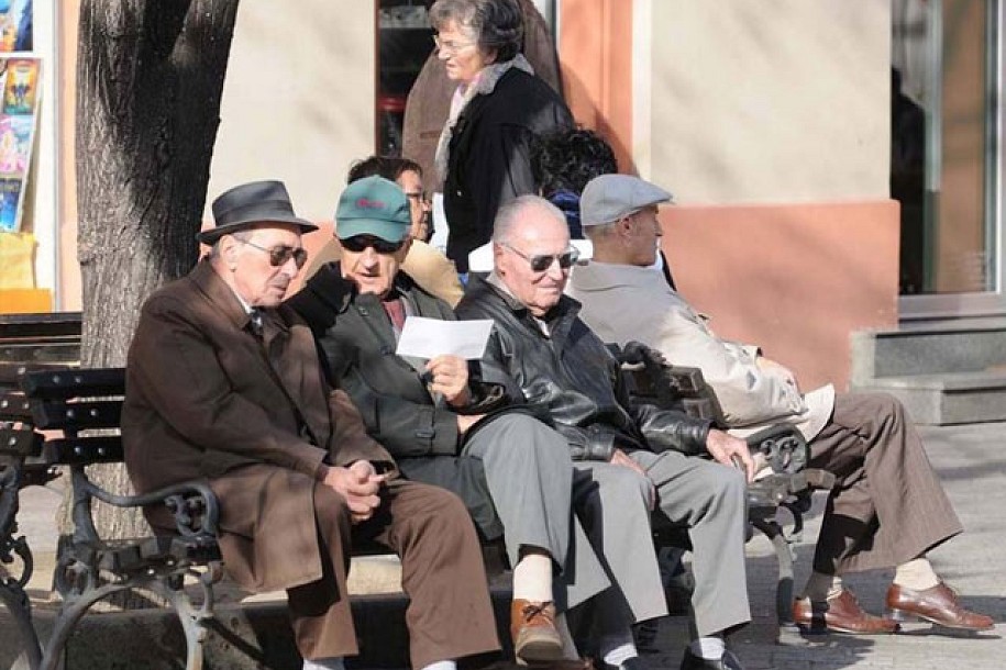 Počelo snabdevanje penzionera namirnicama