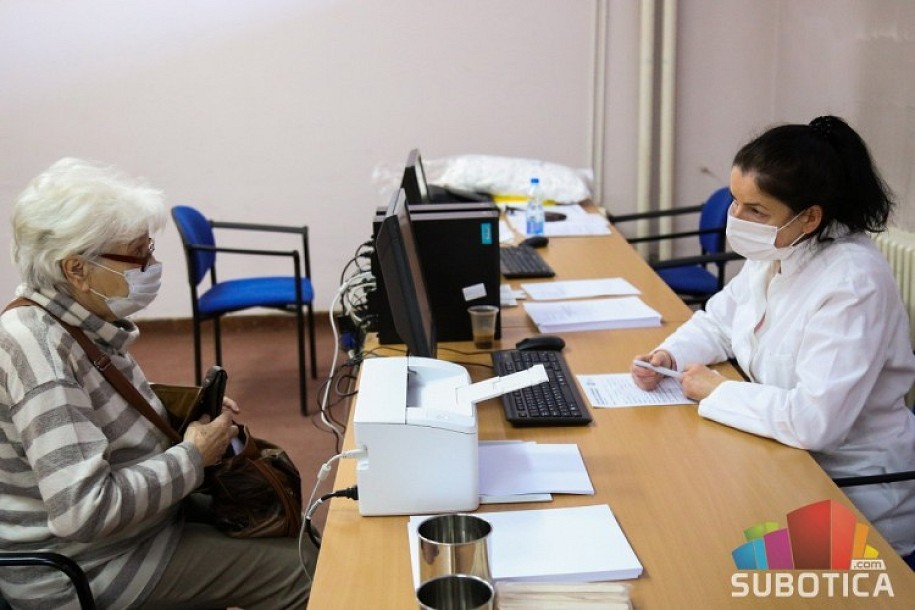 Imunizacija se nastavlja za vikend, ambulanta u Kumičićevoj izlazi iz kovid režima