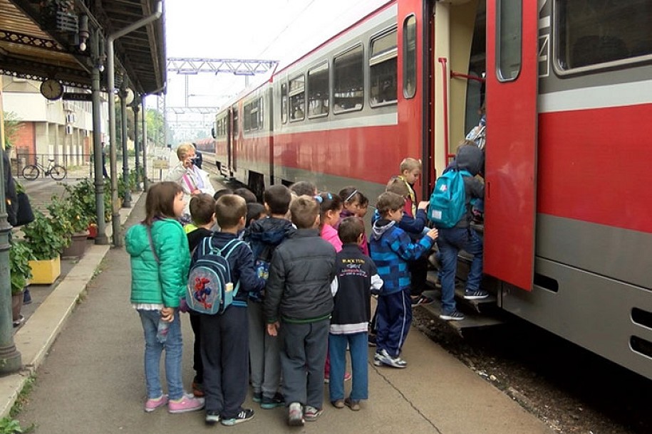 Đaci posetili Železničku stanicu