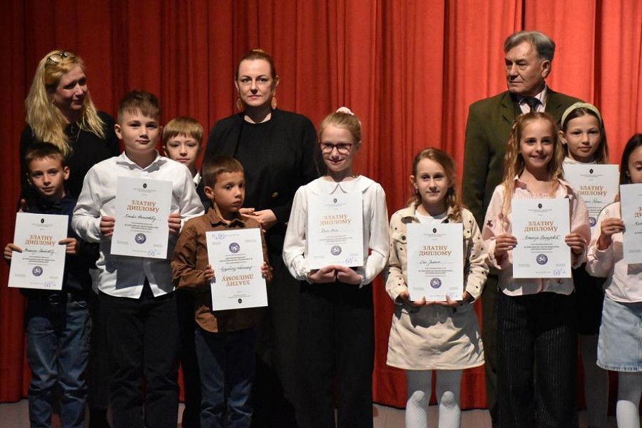 Četiri zlatne diplome za subotičke recitatore na pokrajinskoj smotri