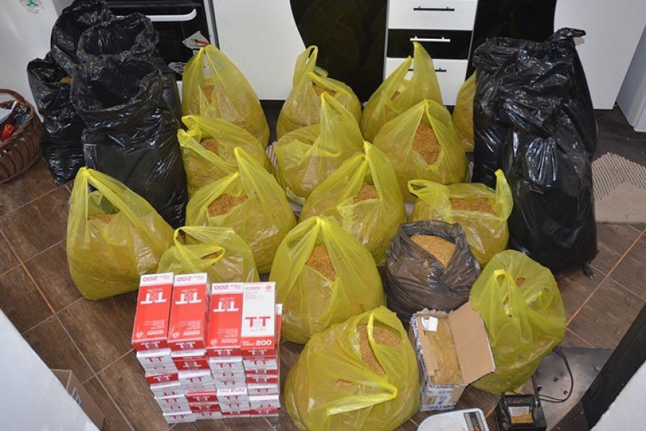 Zaplenjeno 140 kilograma rezanog duvana i 6.000 "motanih" cigareta