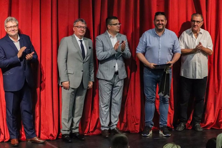 Nagrade za najbolje uloge i muziku na festivalu u Kišvardi za „Kokošje lestve“