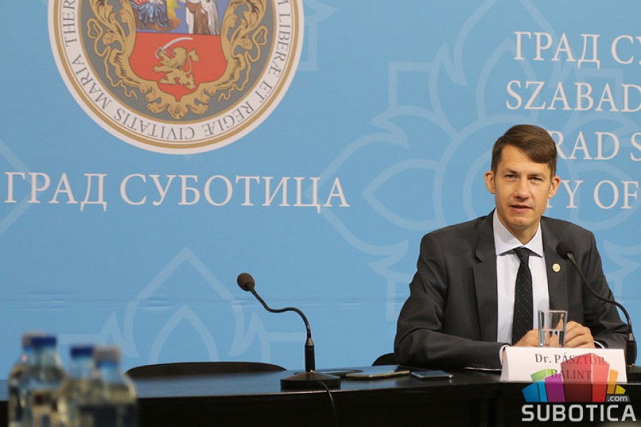 Balint Pastor: Grad finansijski vrlo dobro stoji, realizovaće se dodatni infrastrukturni projekti