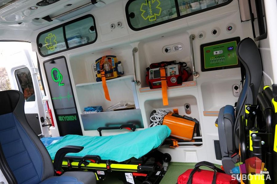 Subotička bolnica dobila novi reanimobil