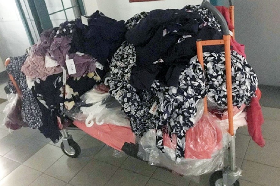 Sprečen pokušaj krijumčarenja cigareta i garderobe