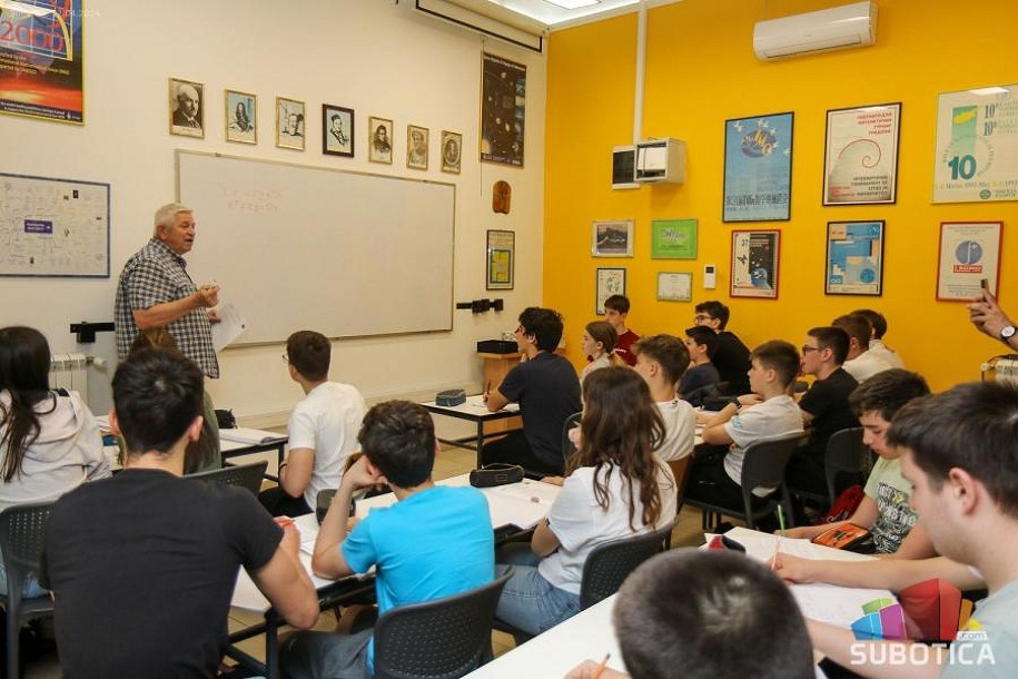 Profesor dr Vojislav Andrić održao predavanje mladim talentovanim matematičarima