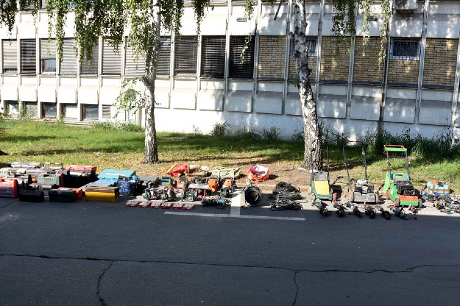 Uhapšeno više osoba i pronađena veća količina ukradenog alata