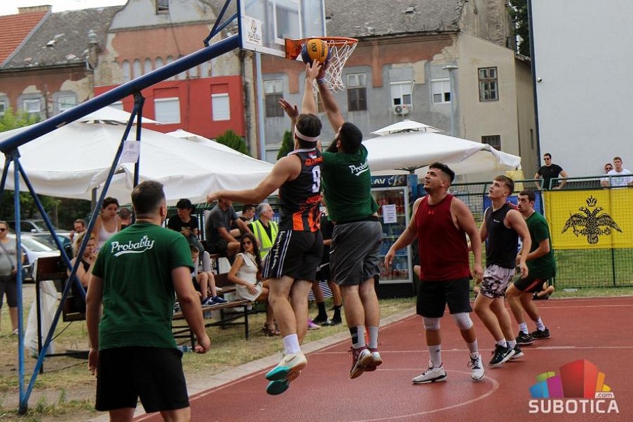 Humanost na terenu: Basketaši igrali za Kosmet, prikupljeno preko 227.000 dinara