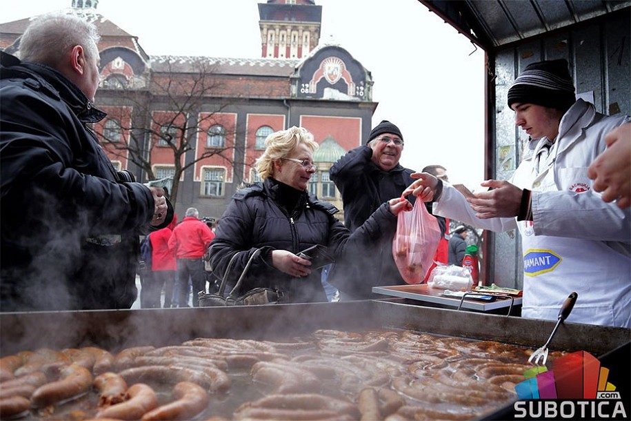 Za Narodnu kuhinju 50 kg turijske kobasice