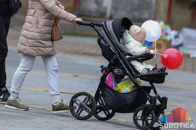 Trudnice i porodilje će nastaviti da primaju punu zaradu tokom bolovanja