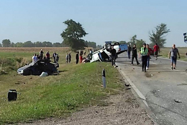 Teška saobraćajna nezgoda na Žedničkom putu, jedna osoba poginula, više povređenih
