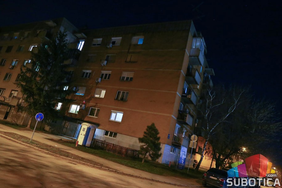 Muke stanara sa bahatim komšijom