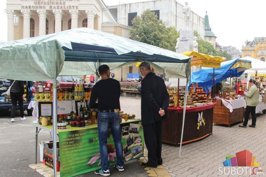 XX Dani pčelarstva za vikend na Gradskom trgu