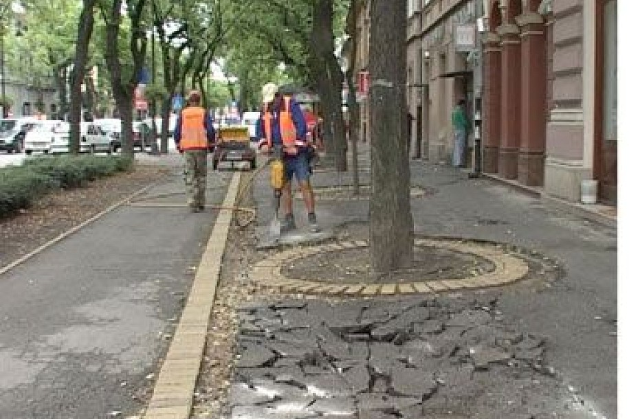 Asfalt, sportske hale, novi trotoari